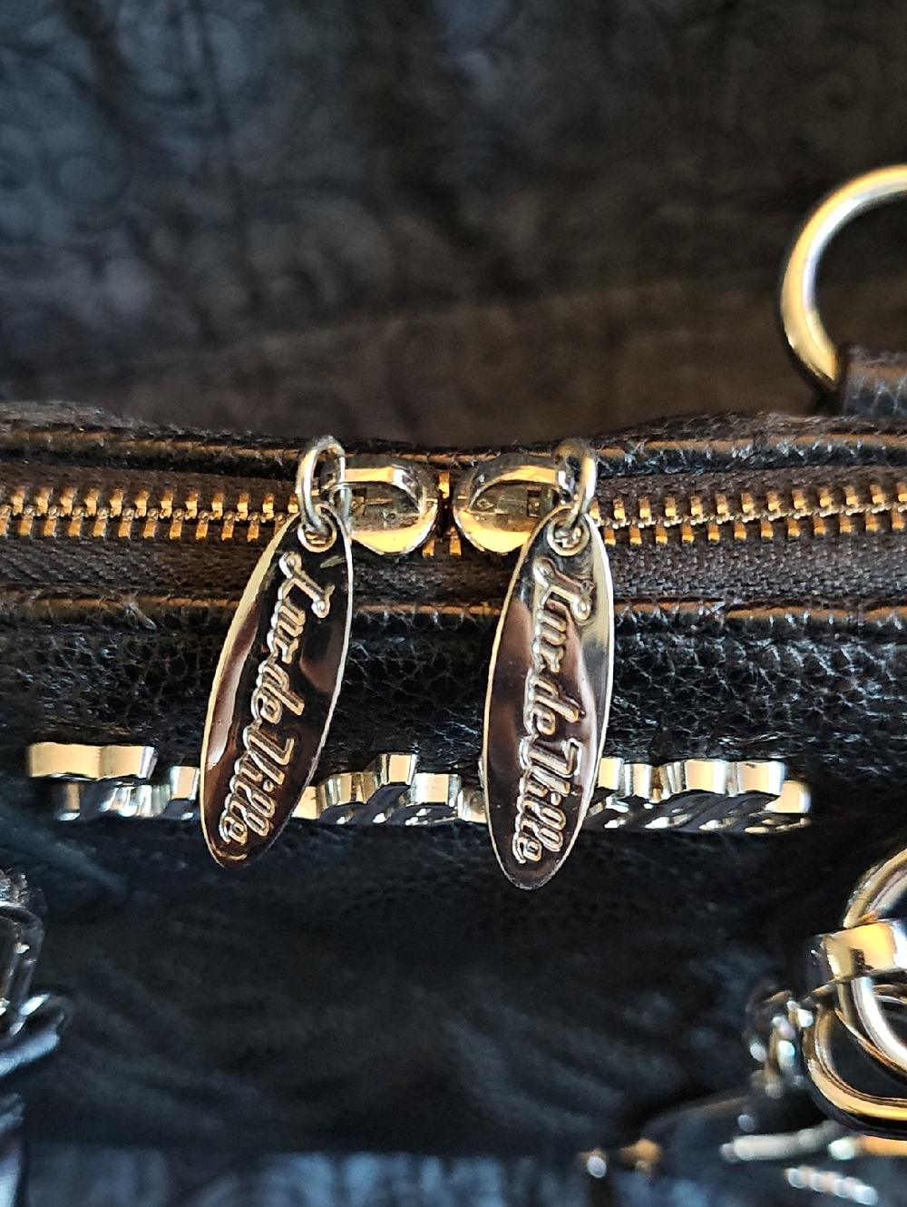 Lux De Ville Shoulder Bag - Picture 5 of 6